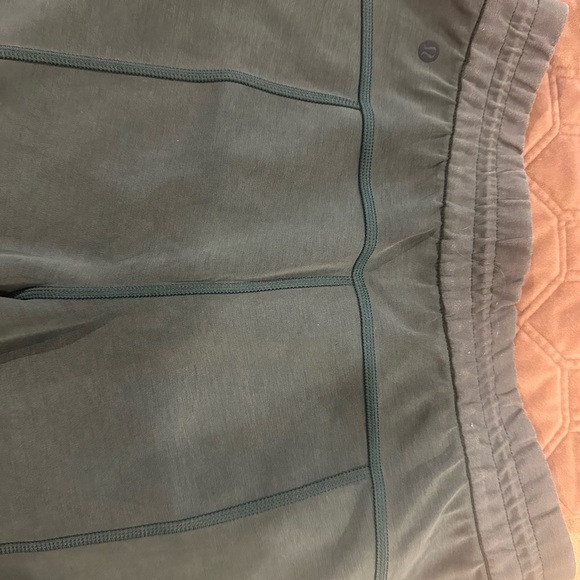 Lululemon Green Sweatshirt and Joggers Set - Picture 2 of 10